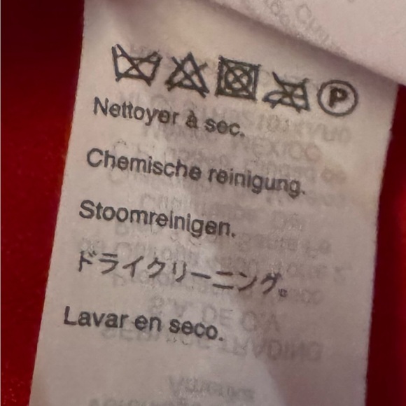 Stunning red satin dress with black velvet sash - Picture 5 of 5